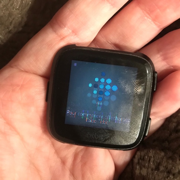 Fitbit Versa v1 - for parts - Picture 2 of 5